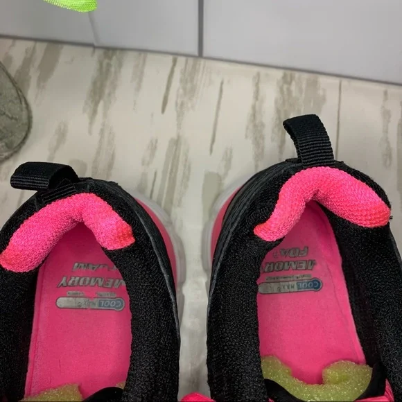 Fila Women’s Sneakers Black Pink Sz 9.5 - Picture 8 of 11